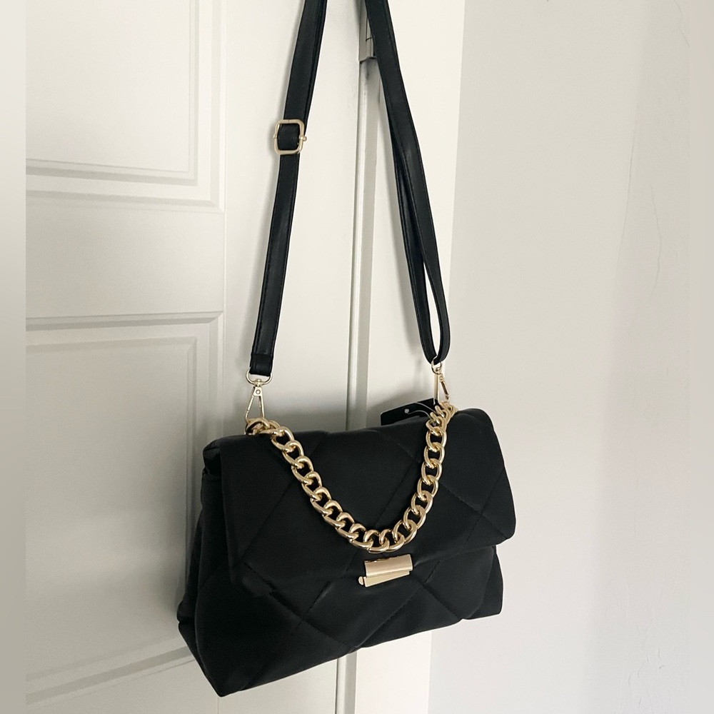 Black Quilted Hand Bag - Picture 11 of 14